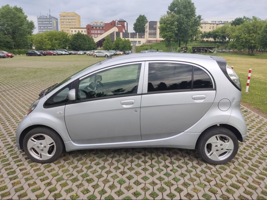 Mitsubishi i-MiEV