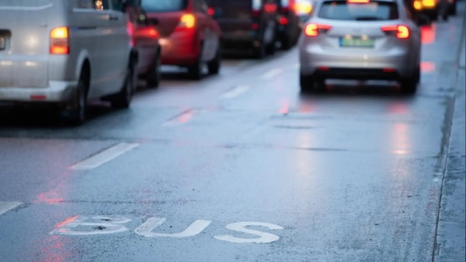 Buspasy dla samochodów elektrycznych do końca 2027 roku