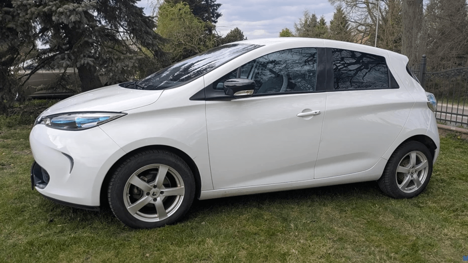 Najlepsze używane samochody elektryczne w każdym budżecie - co kupić w 2025?