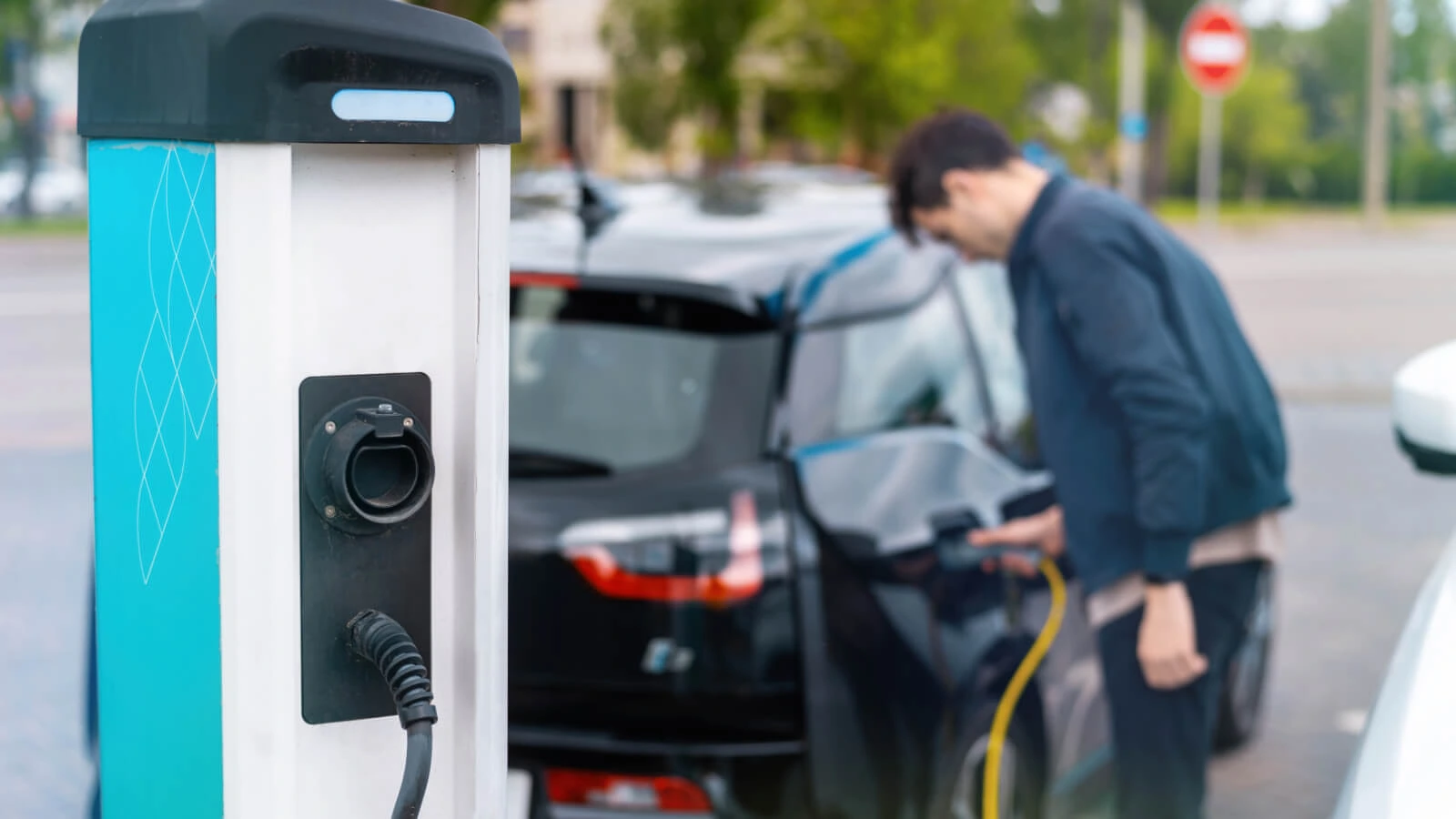 Dopłaty do aut elektrycznych 2026 - co jeszcze obniża cenę zakupu?