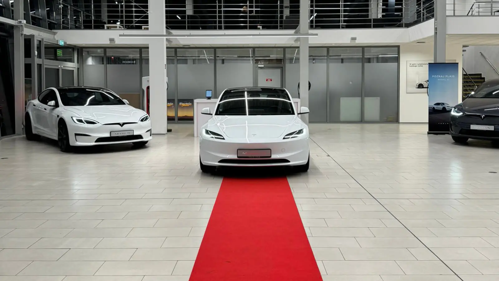 Tesla Model 3 Highland - prezentacja w Ząbkach odświeżonego modelu Tesli 3