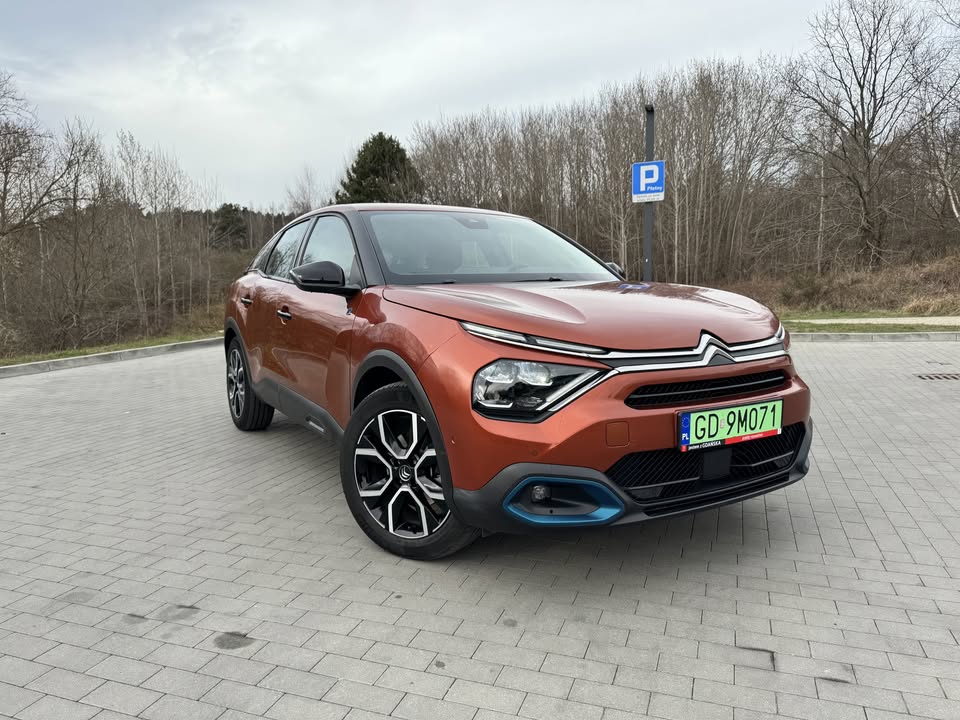Używany samochód elektryczny Citroen E-C4 Feel 2022